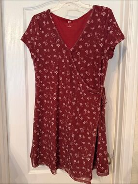 SO Maroon Floral Short Sleeve Wrap Mini Dress